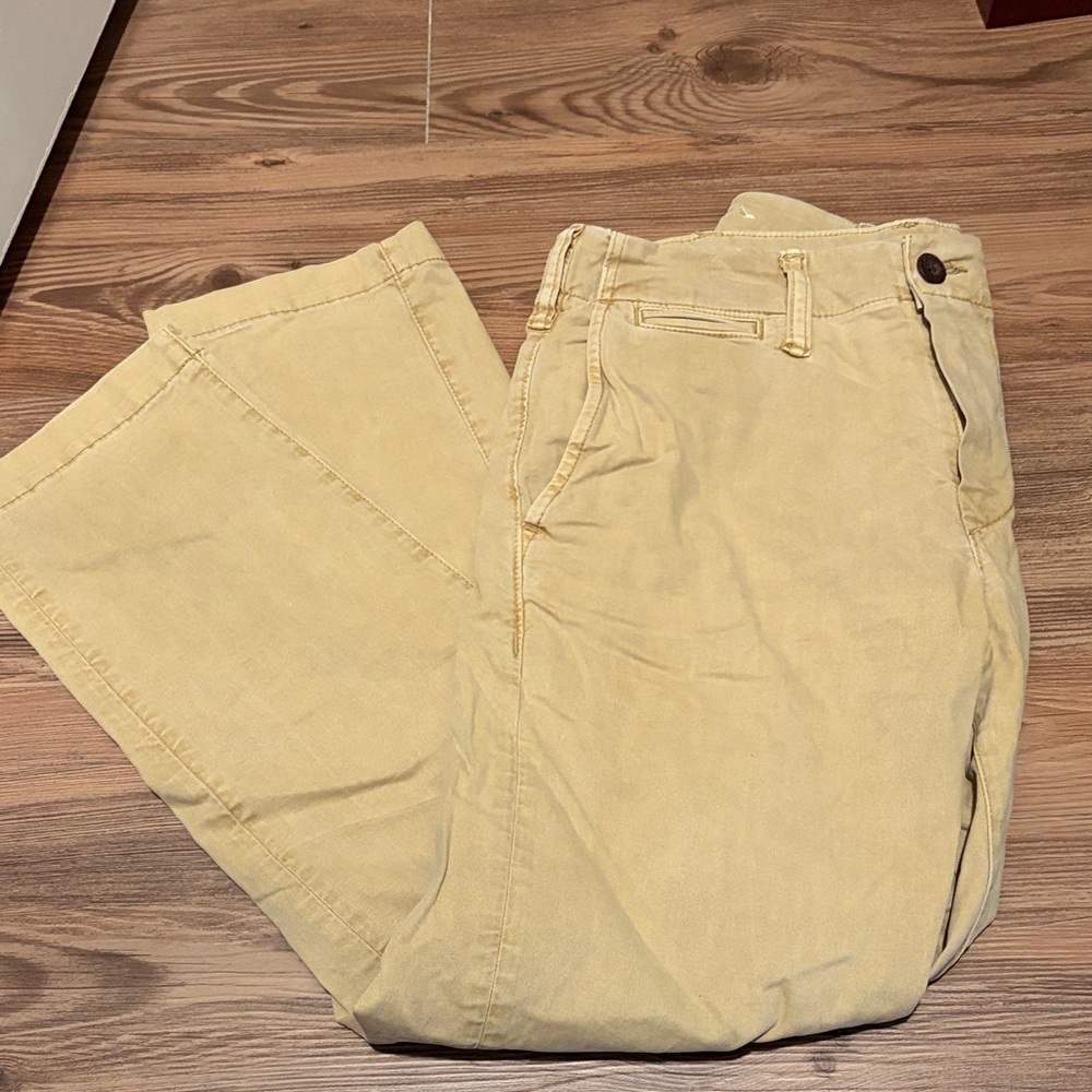 American Eagle Outfitters Men's Cream Chinos
